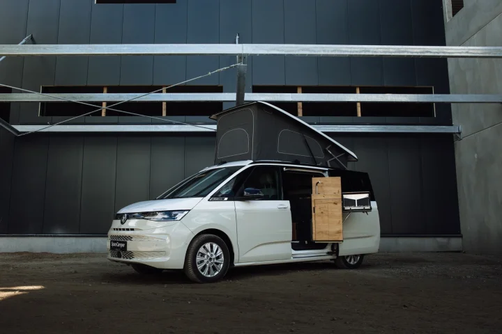 VW MULTIVAN SpaceCamper Classic+ mit Original VW New California Beach Aufstelldach VW MULTIVAN SpaceCamper Classic+ mit Original VW New California Beach Aufstelldach